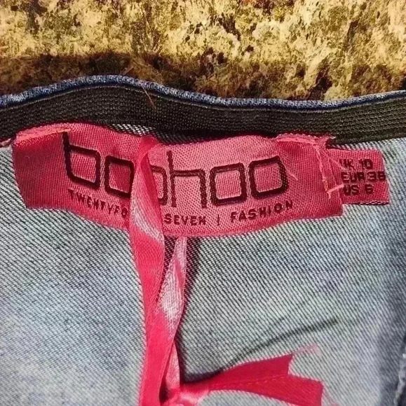 NWT Boohoo Women's Burney Bardot Shoulder Denim Playsuit Romper - Picture 10 of 14